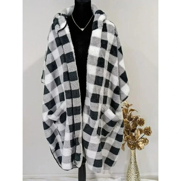 Steve Madden Sherpa Hooded Open Front Poncho Black & White Buffalo Check O/S $98 - Picture 1 of 4